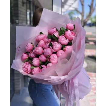 Букет из 25 пионов